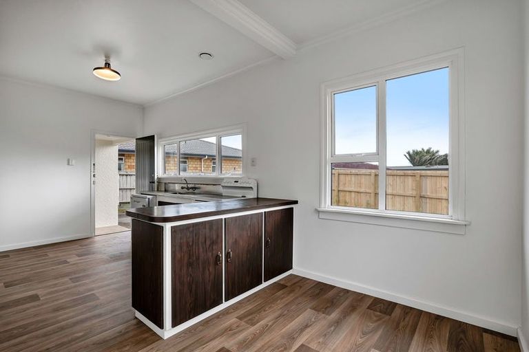 Photo of property in 7 Tarahua Road, Vogeltown, New Plymouth, 4310