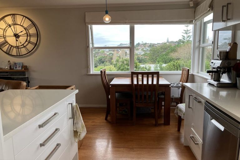 Photo of property in 76 Lauderdale Road, Birkdale, Auckland, 0626