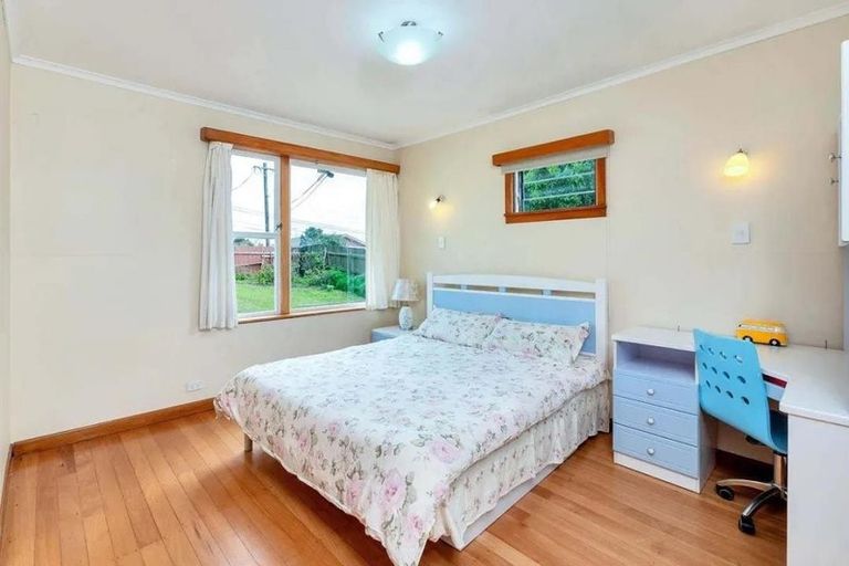 Photo of property in 65 Birkdale Road, Birkdale, Auckland, 0626