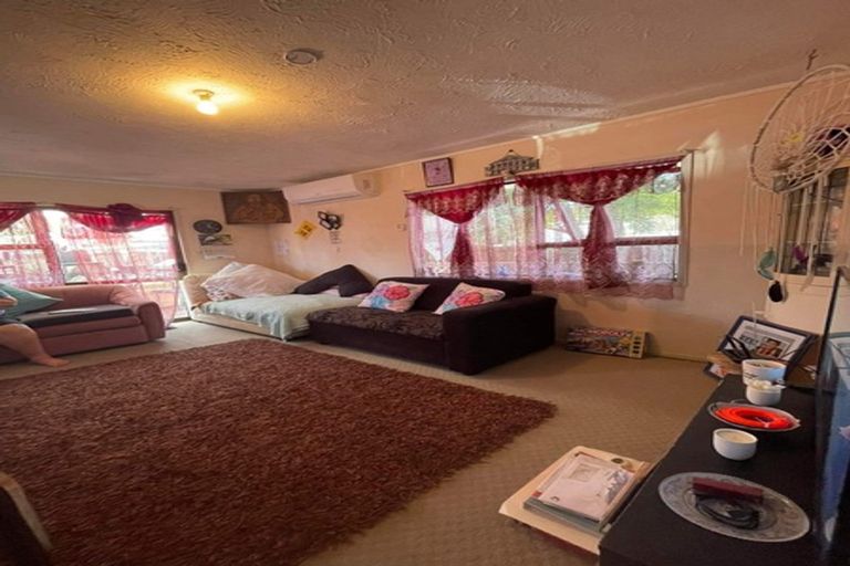 Photo of property in 2/20 Burundi Avenue, Clendon Park, Auckland, 2103