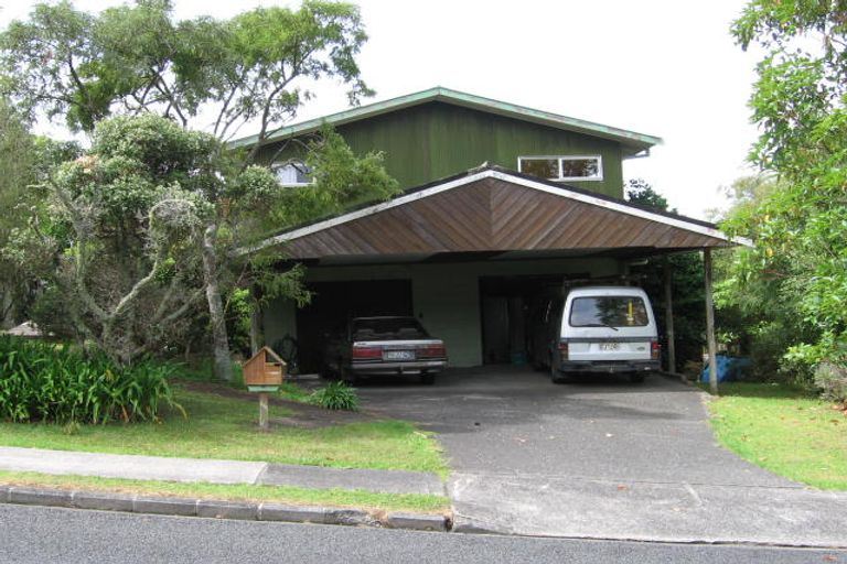 Photo of property in 6 Asbury Crescent, Campbells Bay, Auckland, 0630