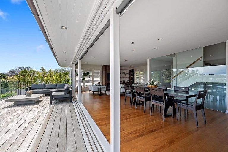 Photo of property in 306 Hurstmere Road, Takapuna, Auckland, 0622