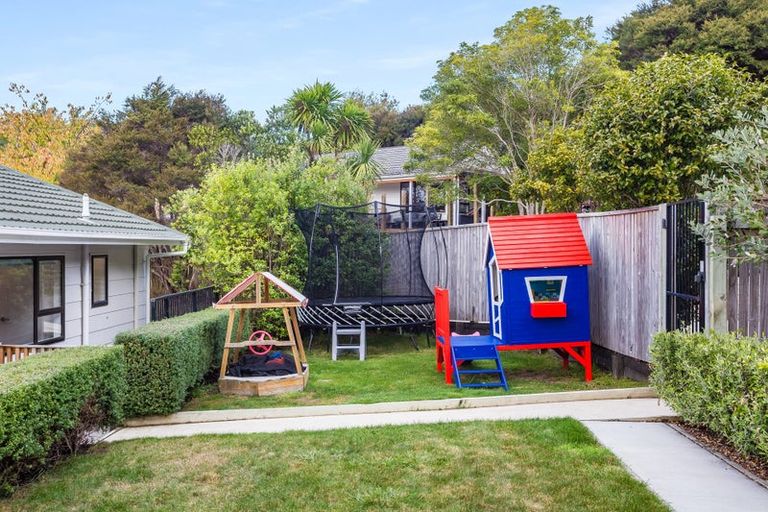 Photo of property in 19 Seagull Place, Whitby, Porirua, 5024