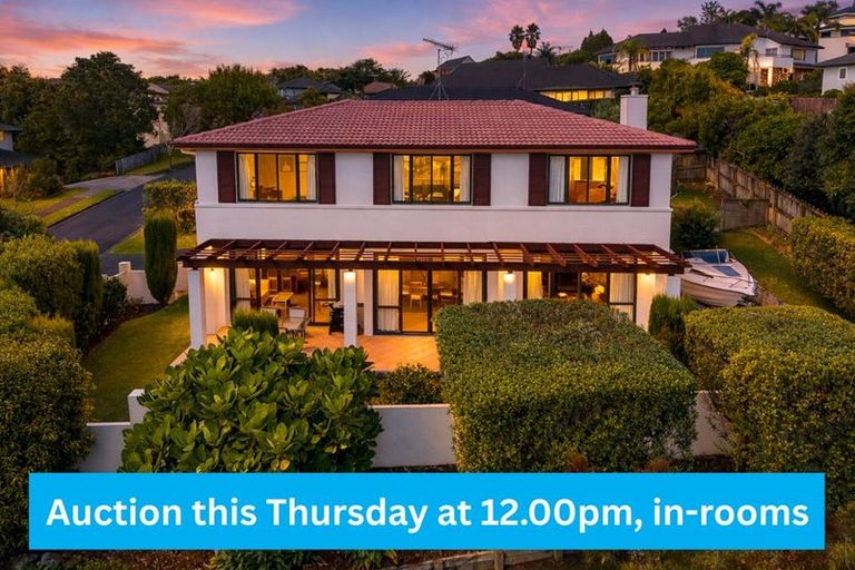 Photo of property in 30 Woodridge Avenue, Northcross, Auckland, 0630