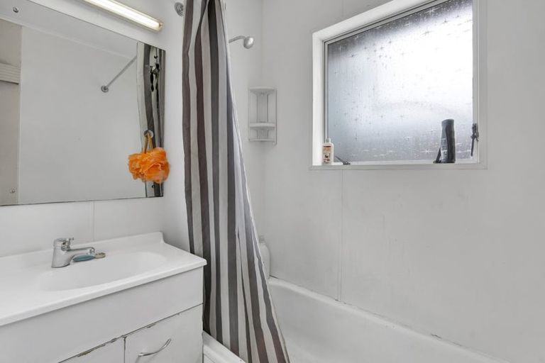 Photo of property in 4 Douglas Street, Hawera, 4610