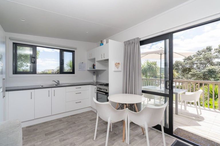 Photo of property in 37 Long Street, Raglan, 3225