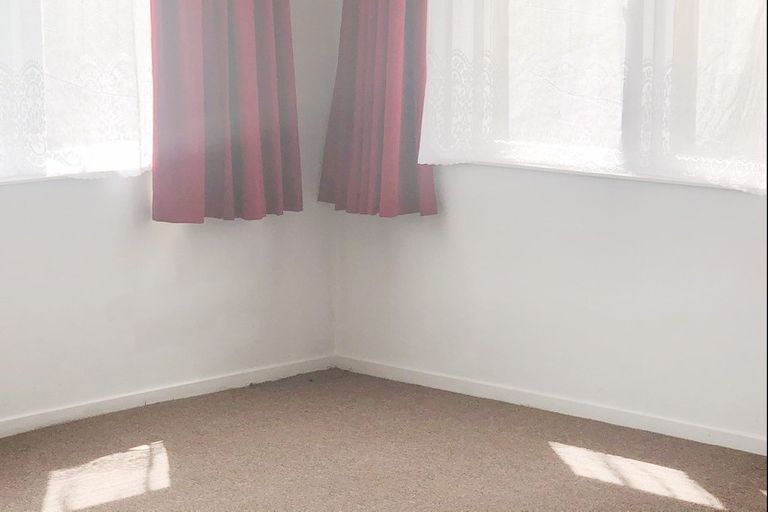 Photo of property in 3 Trinidad Road, Sunnynook, Auckland, 0620