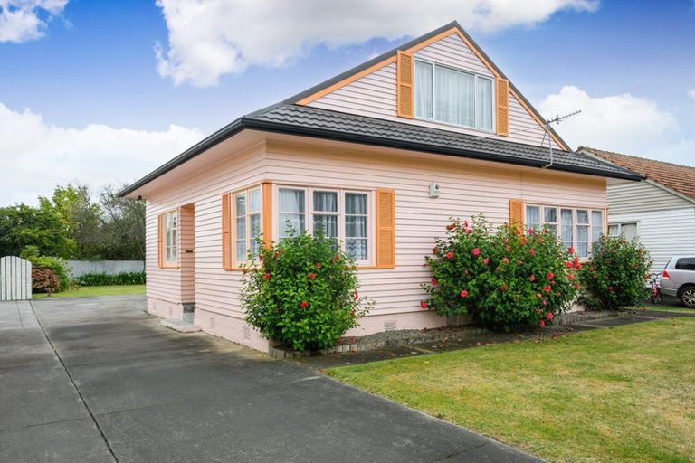 Photo of property in 42 Ihle Street, Terrace End, Palmerston North, 4410