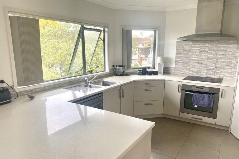 Photo of property in 24a Alexander Street, Cockle Bay, Auckland, 2014