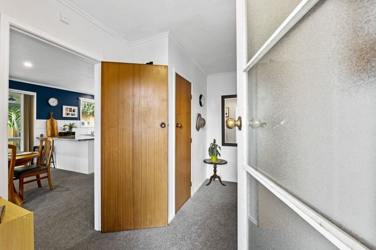 Photo of property in 21 Ambury Place, Merrilands, New Plymouth, 4312