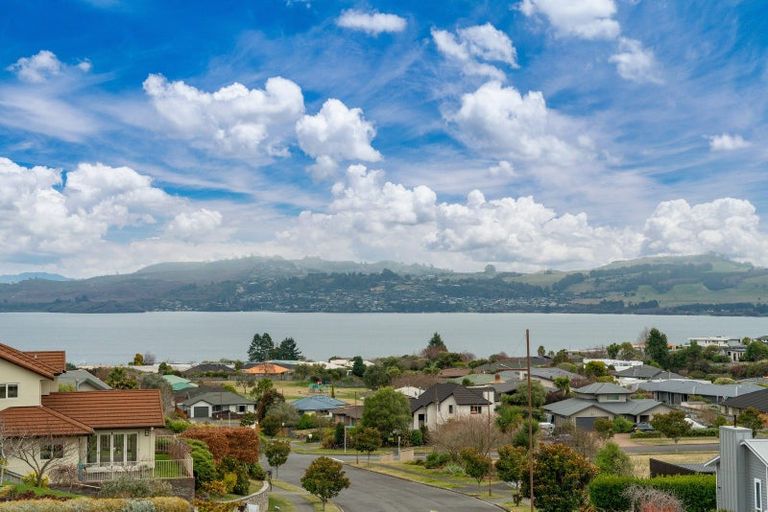 Photo of property in 33 Botanical Heights Drive, Waipahihi, Taupo, 3330