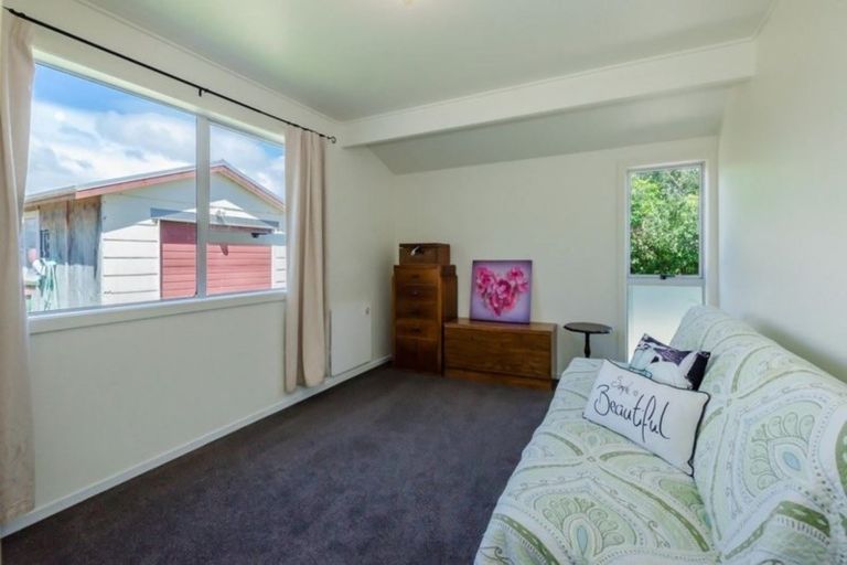 Photo of property in 56 Dixie Street, Te Horo Beach, Otaki, 5581