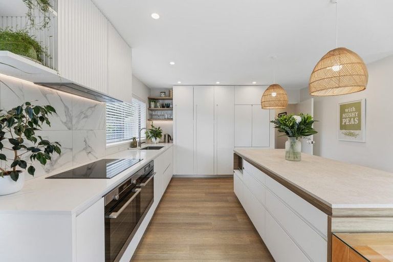 Photo of property in 69 Regency Crescent, Redwood, Christchurch, 8051