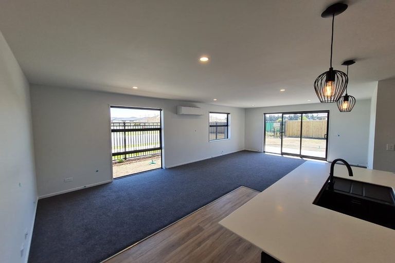 Photo of property in 40 Eileen Way, Rolleston, 7615