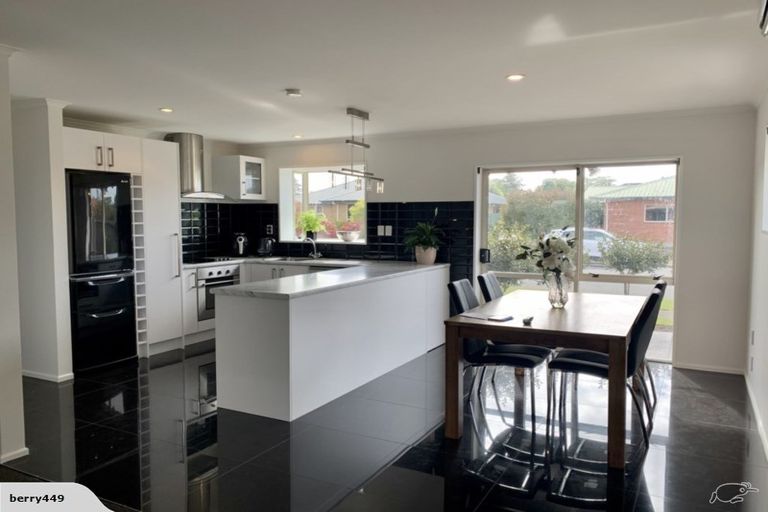 Photo of property in 2/8 Pentland Drive, Belfast, Christchurch, 8051