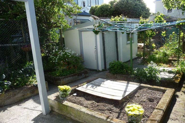 Photo of property in 94 Austin Street, Mount Victoria, Wellington, 6011