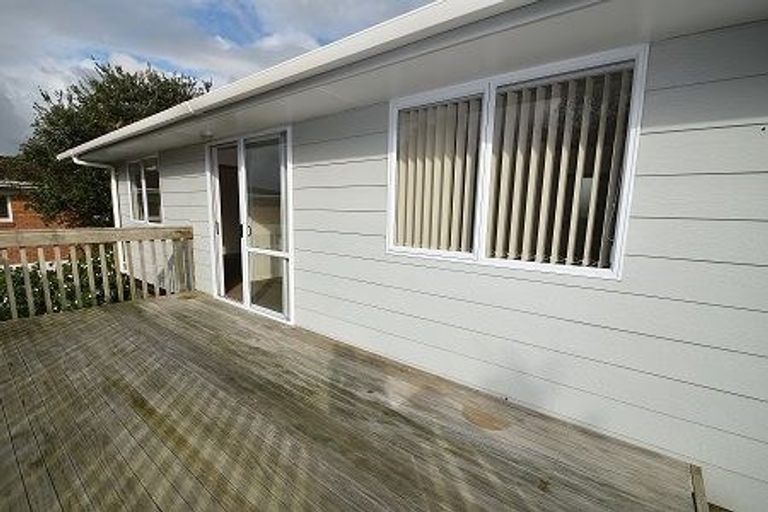 Photo of property in 2/2 Mcdowell Crescent, Hillcrest, Auckland, 0626