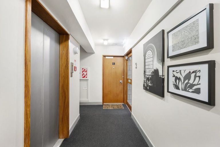 Photo of property in Mansfield Towers, 1 Grant Road, Thorndon, Wellington, 6011