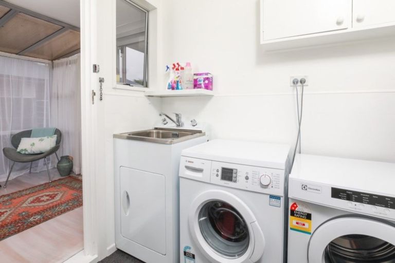 Photo of property in 24 Ranfurly Avenue, Fairfield, Hamilton, 3214