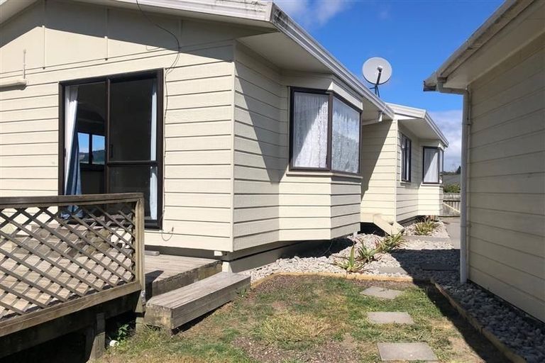 Photo of property in 33 Langdale Avenue, Paraparaumu, 5032