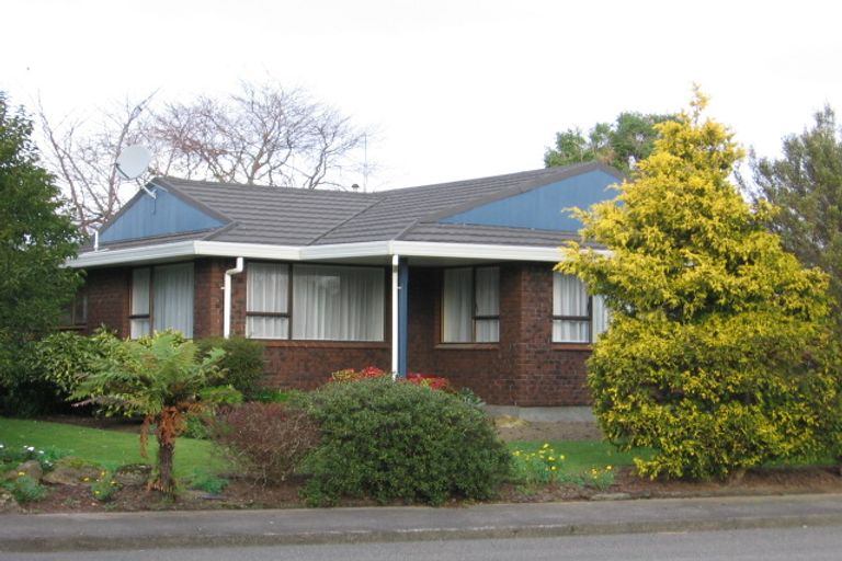 Photo of property in 19 Dorset Crescent, Hokowhitu, Palmerston North, 4410