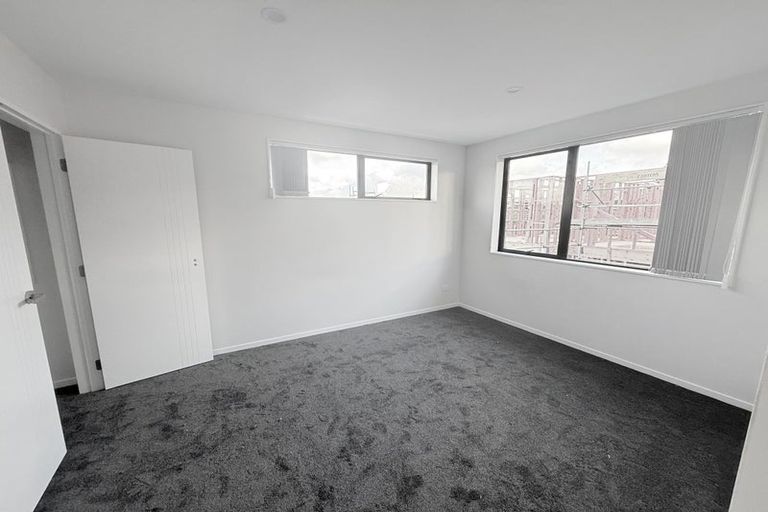 Photo of property in 127 Oreil Avenue, West Harbour, Auckland, 0618