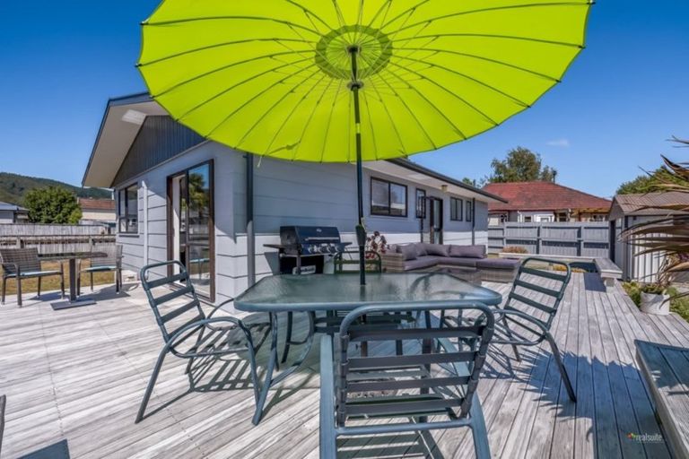 Photo of property in 21 William Booth Grove, Trentham, Upper Hutt, 5018