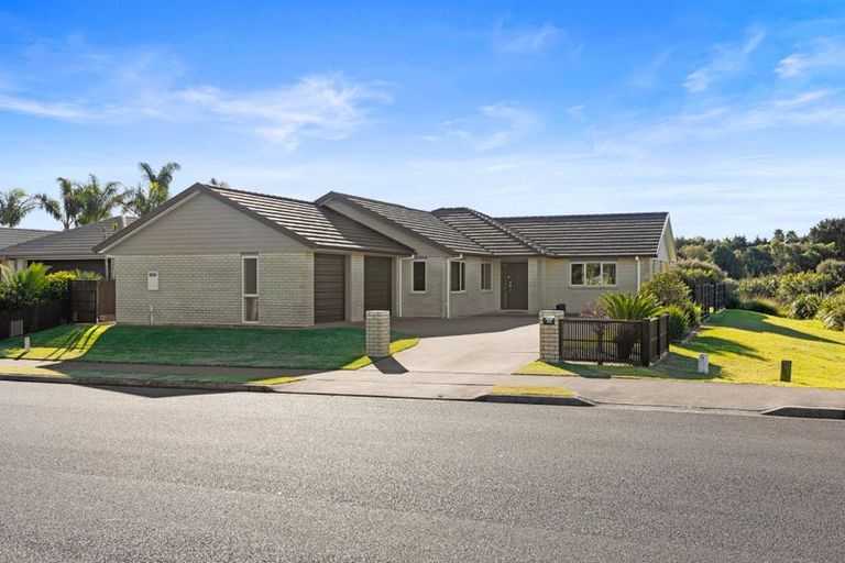 Photo of property in 95 Oriental Parade, Papamoa Beach, Papamoa, 3118