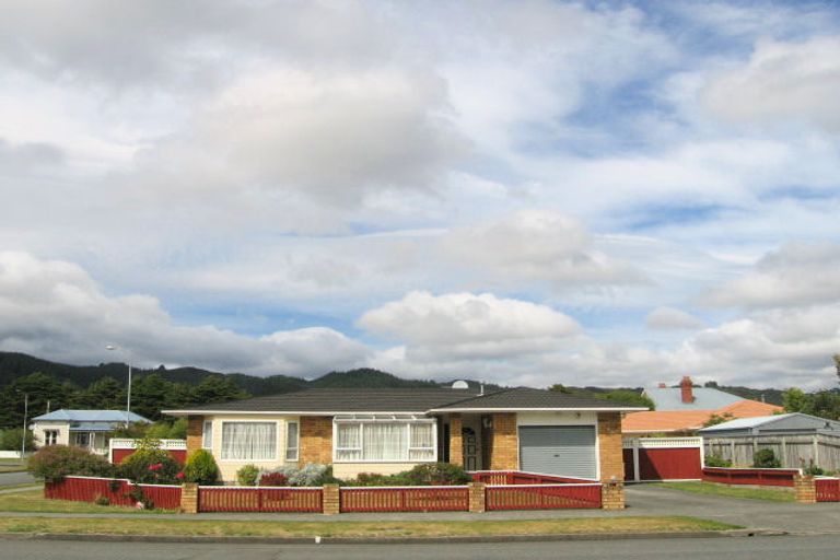 Photo of property in 49 Ararino Street, Trentham, Upper Hutt, 5018