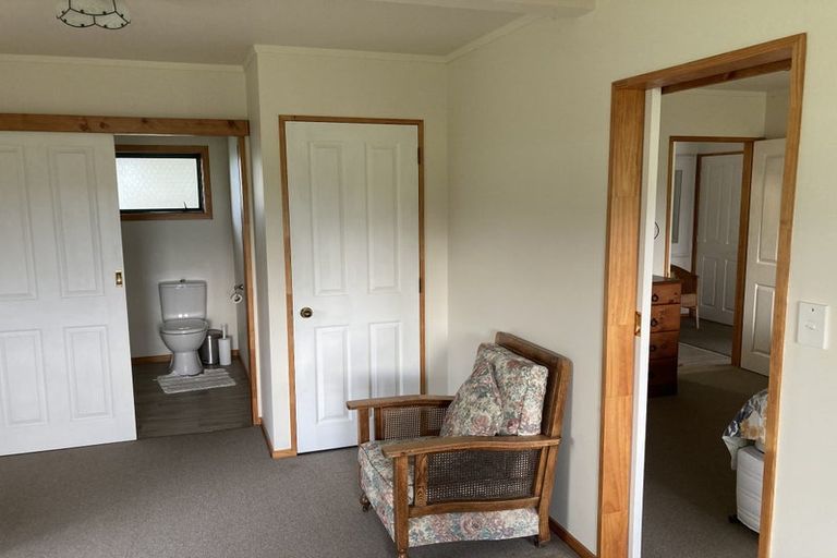 Photo of property in 166 Torkar Road, Clarks Beach, 2122