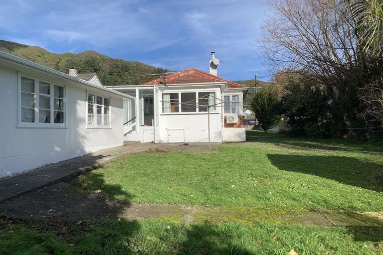 Photo of property in 7 Cleland Crescent, Naenae, Lower Hutt, 5011