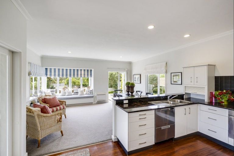 Photo of property in 16 Kopanga Road, Havelock North, 4130