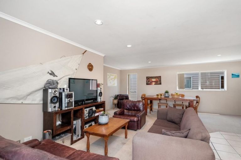 Photo of property in 2/50 May Street, Mount Maunganui, 3116