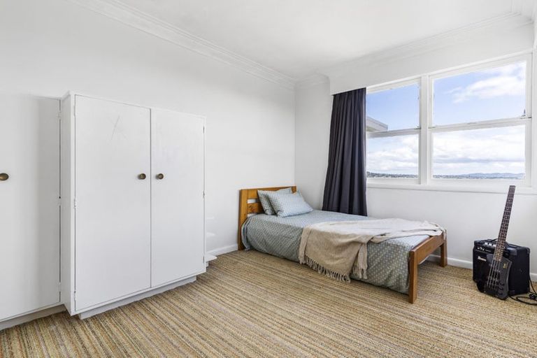 Photo of property in 1/26 Tizard Road, Birkenhead, Auckland, 0626