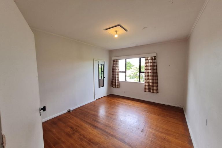 Photo of property in 3 Links Road, New Lynn, Auckland, 0600