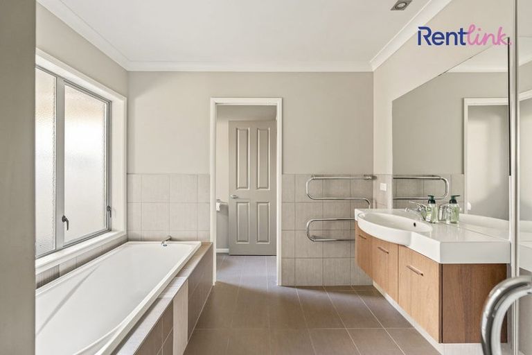 Photo of property in 9 Merriman Place, Pyes Pa, Tauranga, 3112