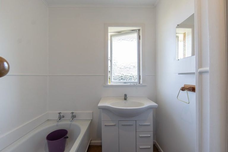 Photo of property in 72 Mount View Road, Melville, Hamilton, 3206