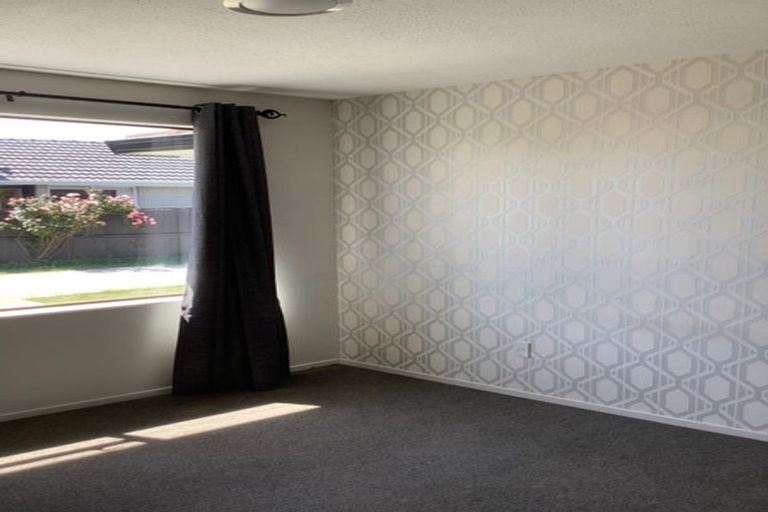 Photo of property in 26 Heathglen Avenue, Parklands, Christchurch, 8083