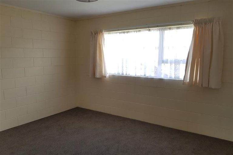 Photo of property in 2/20 Paritutu Road, Spotswood, New Plymouth, 4310