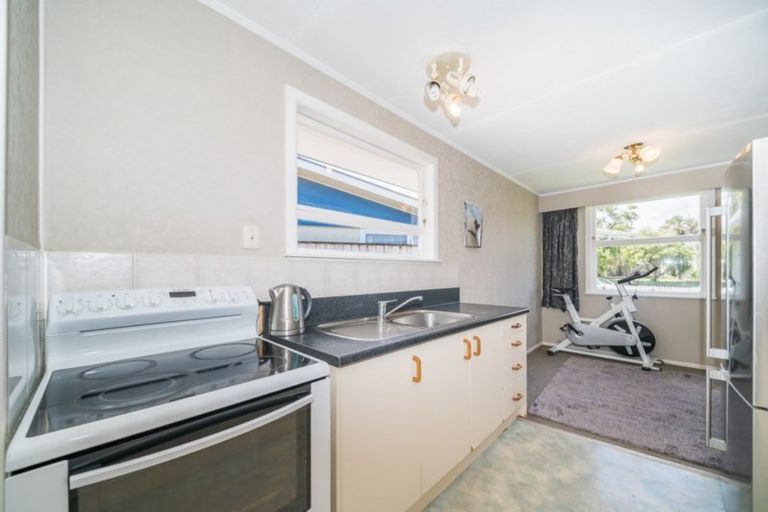 Photo of property in 36 Tararua Terrace, Cloverlea, Palmerston North, 4412