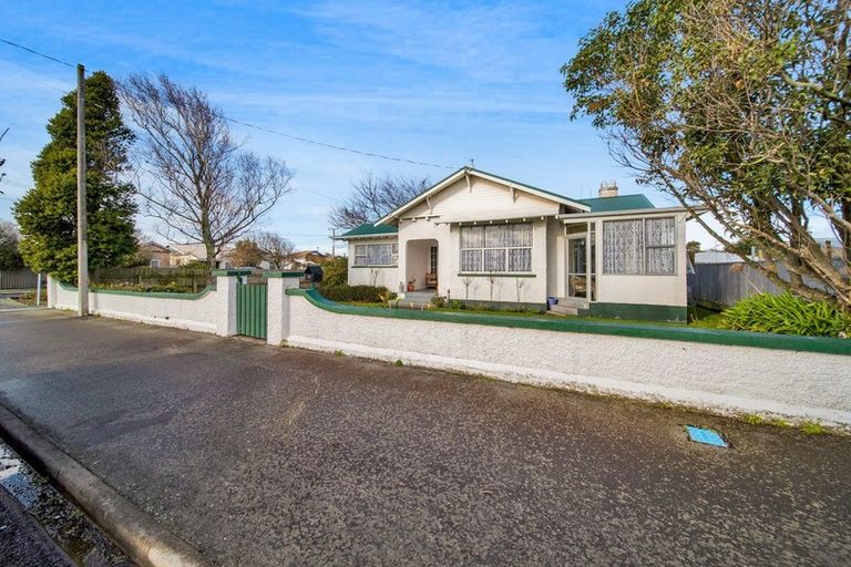 Photo of property in 17 Grey Street, Hawera, 4610