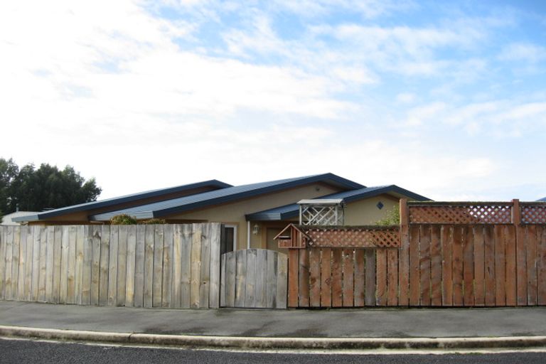 Photo of property in 1 Craddock Place, Waldronville, Dunedin, 9018