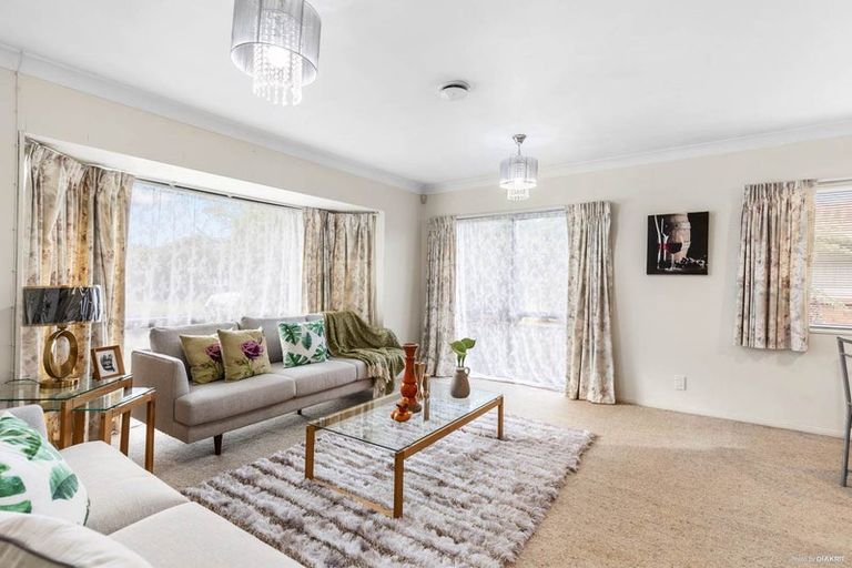 Photo of property in 1/8 Sunnypark Avenue, Rosehill, Papakura, 2113