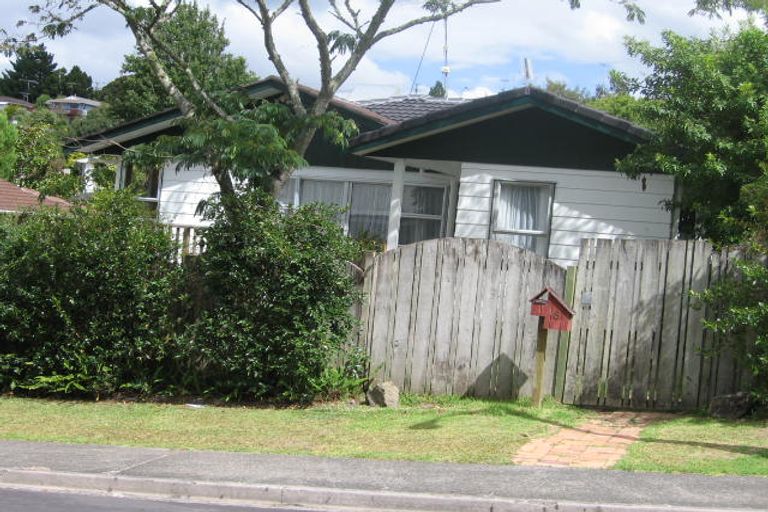 Photo of property in 8 Tacitus Place, Totara Vale, Auckland, 0629