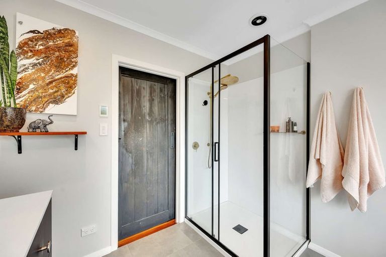 Photo of property in 42 Church Road, Taradale, Napier, 4112