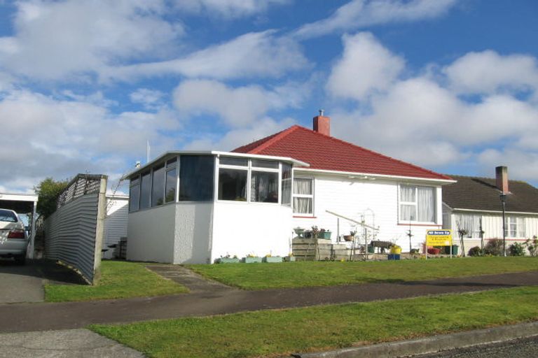 Photo of property in 52 Clyde Crescent, Roslyn, Palmerston North, 4414