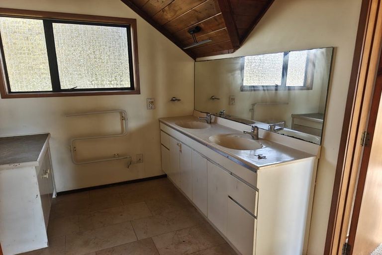 Photo of property in 58 Marywil Crescent, Hillcrest, Auckland, 0627