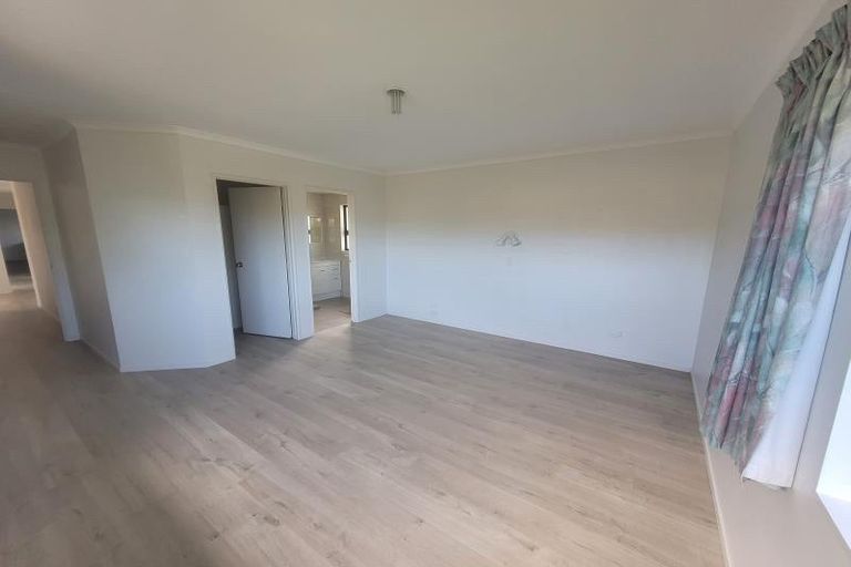 Photo of property in 52 Paynters Avenue, Strandon, New Plymouth, 4312