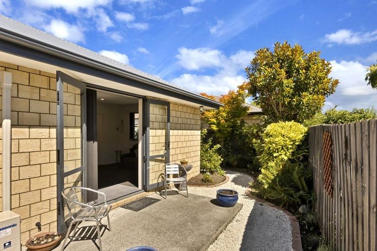 Photo of property in 2a Ferndown Lane, Bromley, Christchurch, 8062