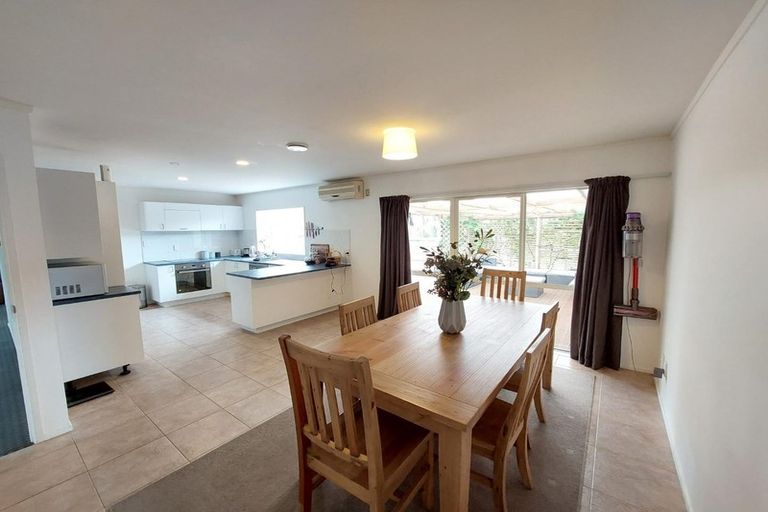 Photo of property in 47 Broadfield Street, Massey, Auckland, 0614
